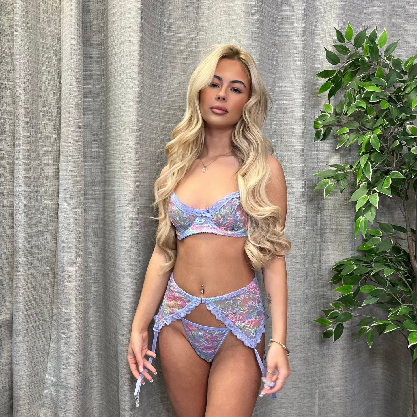 Maryam 3 Piece Suspender Set With Garters