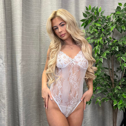 Poppy Stretchy Lace Thong body